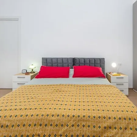 Liberty House, In Stile Retro! Apartament Mediolan